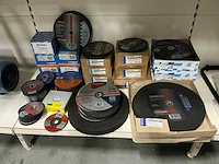 Partij diverse makita/ivana/metabo/norton slijpschijven (572x)