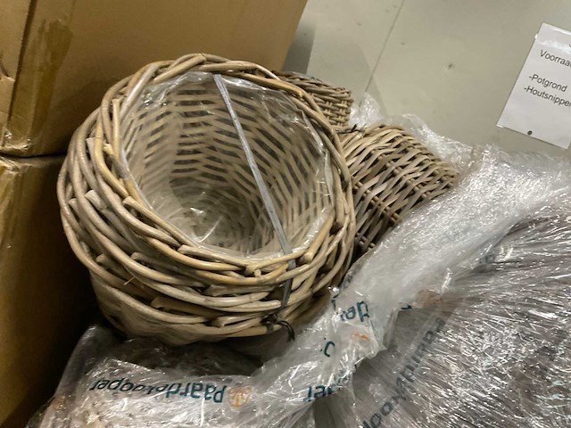 Partij diverse manden en kransen - afbeelding 7 van  10