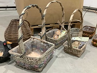 Partij diverse mandjes - afbeelding 1 van  2