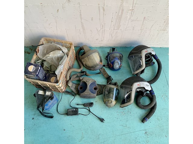 Partij diverse maskers versaflo, 3m sundstrom - afbeelding 1 van  6