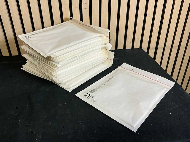 Partij diverse maten air bubble mailers - afbeelding 6 van  6