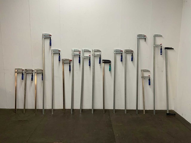 Partij diverse maten lijmtangen - afbeelding 1 van  11