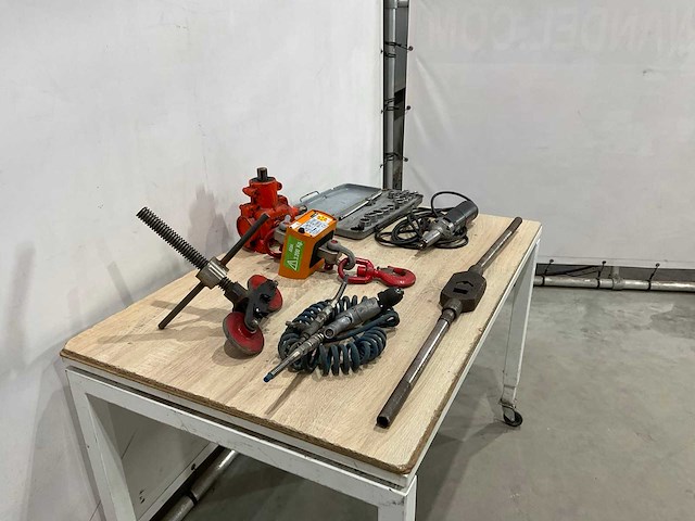 Partij diverse materialen - afbeelding 1 van  7