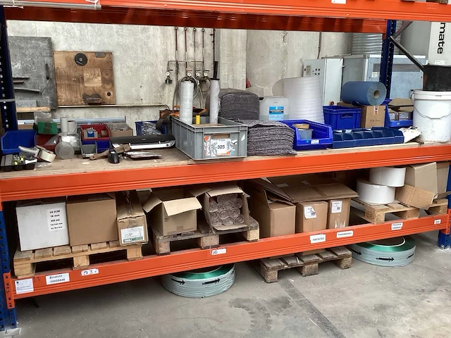 Partij diverse materialen - afbeelding 1 van  20