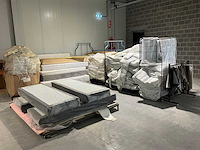 Partij diverse matrassen en toebehoren - afbeelding 1 van  5