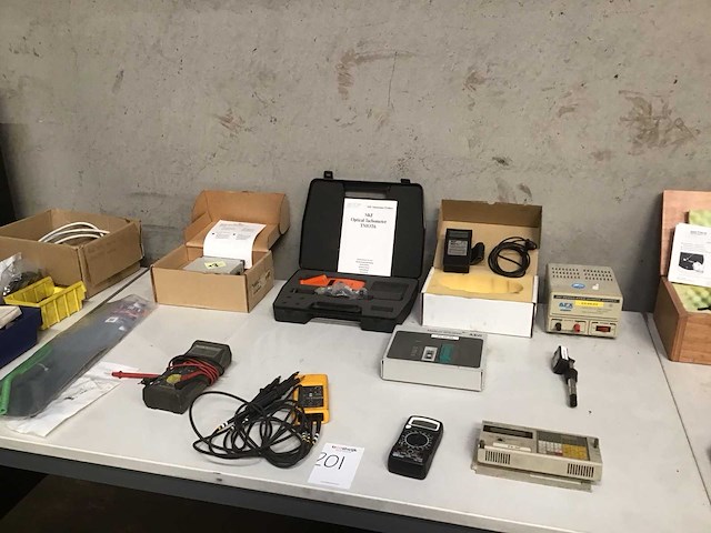 Partij diverse meetapparatuur - afbeelding 1 van  9