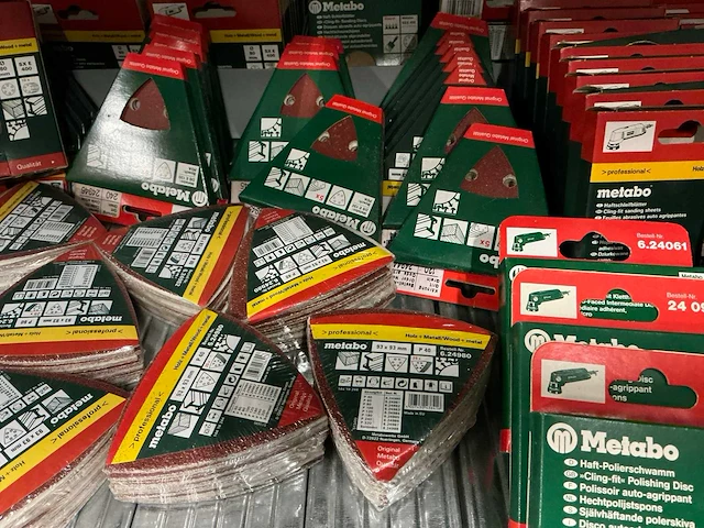 Partij diverse metabo/schuurschijven/schuurpapier/polijstsponsen/schuurbanden/etc (267 verpakkingen) - afbeelding 1 van  8