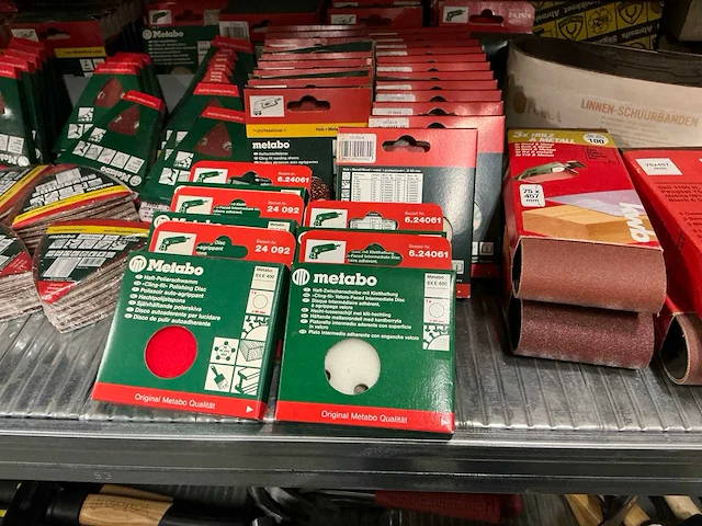 Partij diverse metabo/schuurschijven/schuurpapier/polijstsponsen/schuurbanden/etc (267 verpakkingen) - afbeelding 2 van  8