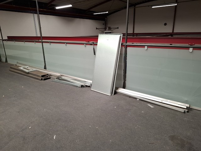 Partij diverse metalen en aluminium profielen - afbeelding 1 van  8