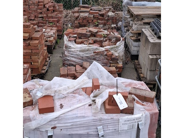 Partij diverse metselstenen op 5x pallet - afbeelding 1 van  15