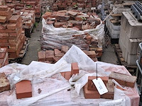 Partij diverse metselstenen op 5x pallet - afbeelding 1 van  15