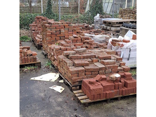 Partij diverse metselstenen op 6x pallet - afbeelding 1 van  16