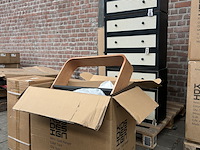 Partij diverse meubelen w.o. rotan kasten