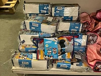 Partij diverse mickey/hellokitty/gabby’s travelsets/etuis (43x) - afbeelding 2 van  5