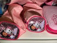 Partij diverse mickey/hellokitty/gabby’s travelsets/etuis (43x) - afbeelding 5 van  5