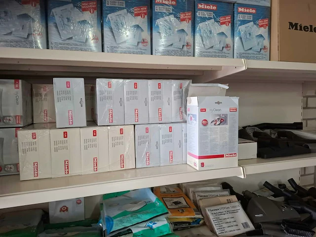 Partij diverse miele/siemens/aeg/etc stofzuigzakken/accessoires (543x) - afbeelding 3 van  12