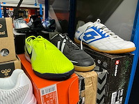 Partij diverse mizuno/hummel/etc indoor schoenen (22x) - afbeelding 2 van  9
