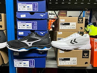 Partij diverse mizuno/hummel/etc indoor schoenen (22x) - afbeelding 4 van  9
