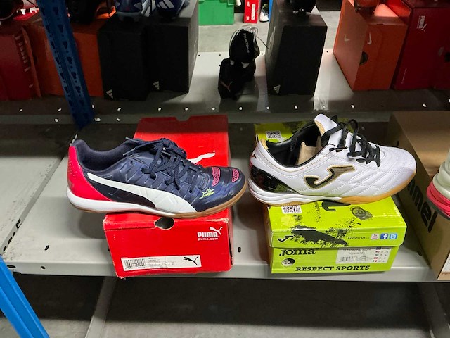 Partij diverse mizuno/hummel/etc indoor schoenen (22x) - afbeelding 7 van  9