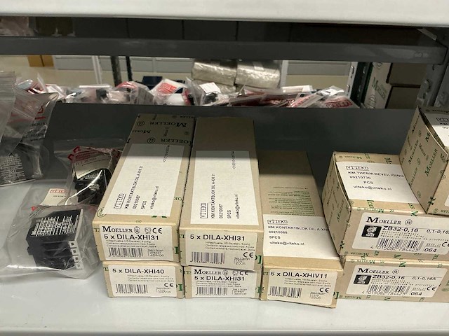 Partij diverse moeller/viteko kontaktblokken/km therm. beveiliging/km magn. sch/etc (137x) - afbeelding 8 van  45