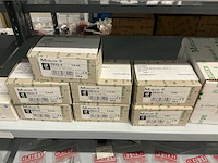Partij diverse moeller/viteko kontaktblokken/km therm. beveiliging/km magn. sch/etc (137x) - afbeelding 13 van  45