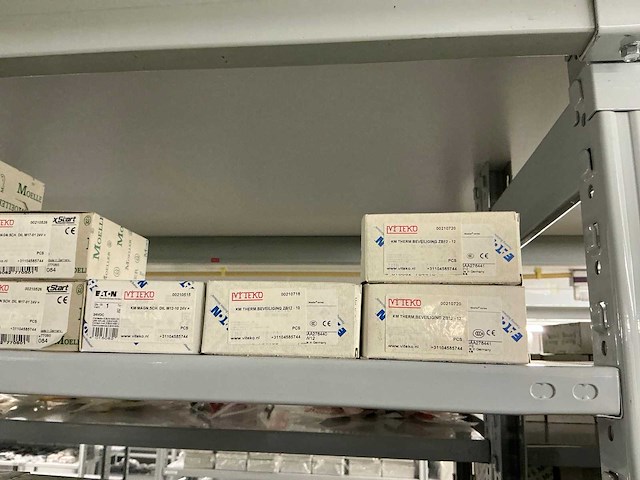 Partij diverse moeller/viteko kontaktblokken/km therm. beveiliging/km magn. sch/etc (137x) - afbeelding 18 van  45