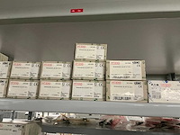 Partij diverse moeller/viteko kontaktblokken/km therm. beveiliging/km magn. sch/etc (137x) - afbeelding 19 van  45