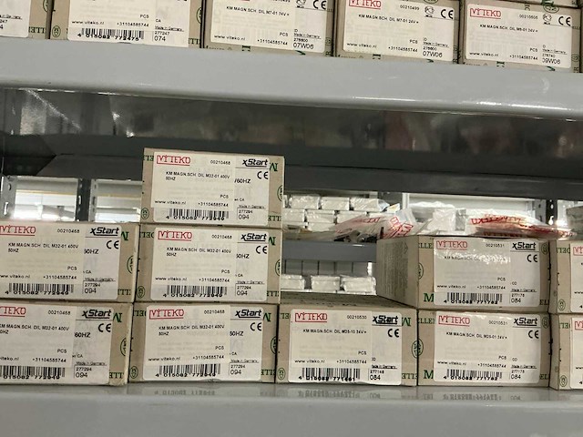 Partij diverse moeller/viteko kontaktblokken/km therm. beveiliging/km magn. sch/etc (137x) - afbeelding 22 van  45