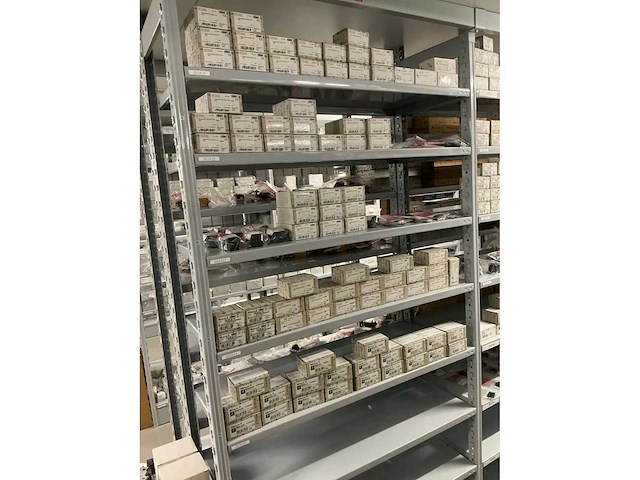 Partij diverse moeller/viteko kontaktblokken/km therm. beveiliging/km magn. sch/etc (137x) - afbeelding 12 van  45