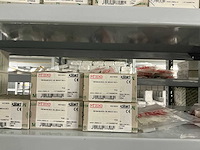 Partij diverse moeller/viteko kontaktblokken/km therm. beveiliging/km magn. sch/etc (137x) - afbeelding 24 van  45