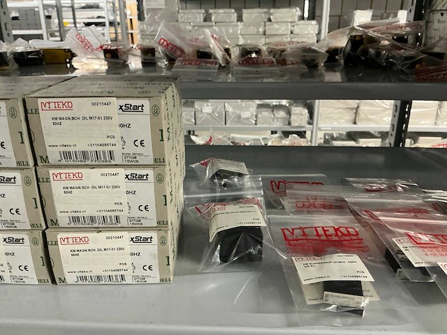 Partij diverse moeller/viteko kontaktblokken/km therm. beveiliging/km magn. sch/etc (137x) - afbeelding 29 van  45