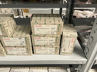 Partij diverse moeller/viteko kontaktblokken/km therm. beveiliging/km magn. sch/etc (137x) - afbeelding 32 van  45