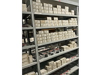 Partij diverse moeller/viteko kontaktblokken/km therm. beveiliging/km magn. sch/etc (137x) - afbeelding 23 van  45