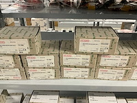 Partij diverse moeller/viteko kontaktblokken/km therm. beveiliging/km magn. sch/etc (137x) - afbeelding 35 van  45