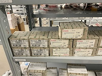 Partij diverse moeller/viteko kontaktblokken/km therm. beveiliging/km magn. sch/etc (137x) - afbeelding 36 van  45