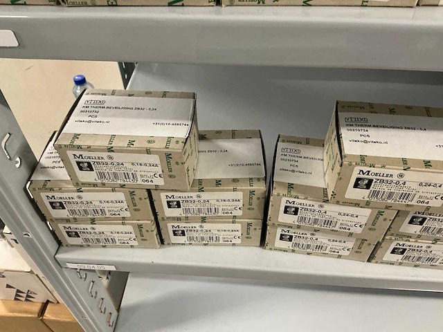 Partij diverse moeller/viteko kontaktblokken/km therm. beveiliging/km magn. sch/etc (137x) - afbeelding 37 van  45