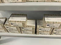 Partij diverse moeller/viteko kontaktblokken/km therm. beveiliging/km magn. sch/etc (137x) - afbeelding 38 van  45