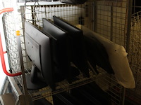 Partij diverse monitoren ca 15 stuks, excl container - afbeelding 1 van  9