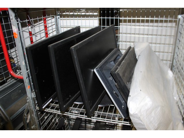 Partij diverse monitoren ca 15 stuks, excl container - afbeelding 8 van  9