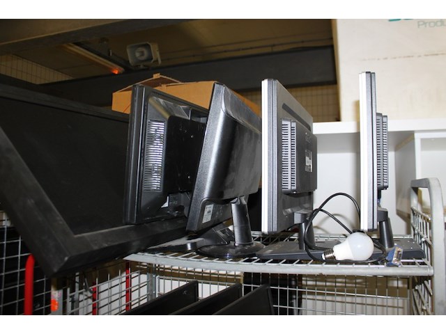 Partij diverse monitoren ca 15 stuks, excl container - afbeelding 9 van  9