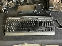 Partij diverse monitoren en kantoorbenodigdheden - afbeelding 3 van  14