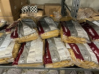 Partij diverse moss/elastieken/bloemenflesjes/decoratie (76x) - afbeelding 13 van  16