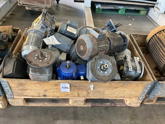 Partij diverse motoren - afbeelding 1 van  4