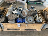 Partij diverse motoren - afbeelding 1 van  4