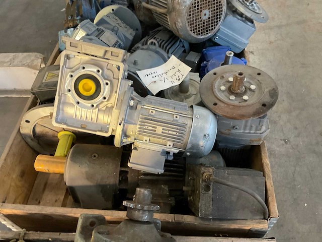 Partij diverse motoren - afbeelding 2 van  4