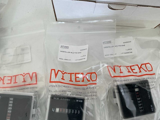 Partij diverse muller urentellers/ramen & sokkels voor urentellers (138x) - afbeelding 3 van  24