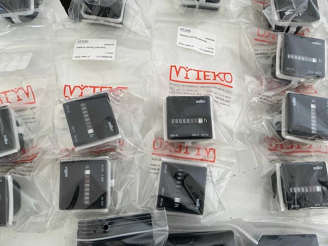 Partij diverse muller urentellers/ramen & sokkels voor urentellers (138x) - afbeelding 6 van  24