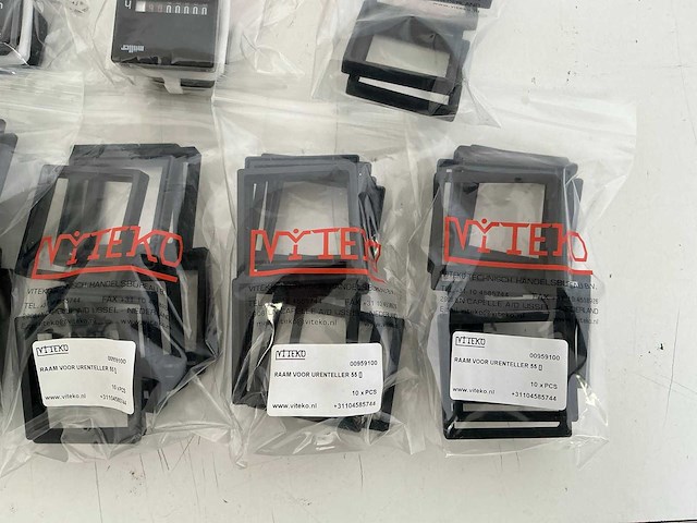 Partij diverse muller urentellers/ramen & sokkels voor urentellers (138x) - afbeelding 16 van  24