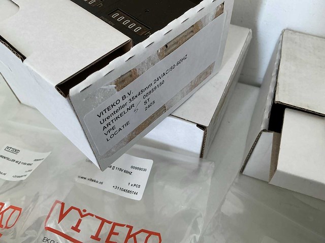 Partij diverse muller urentellers/ramen & sokkels voor urentellers (138x) - afbeelding 20 van  24