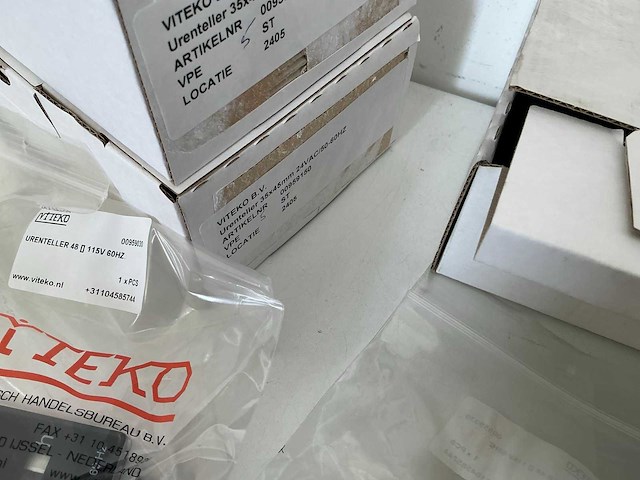 Partij diverse muller urentellers/ramen & sokkels voor urentellers (138x) - afbeelding 21 van  24